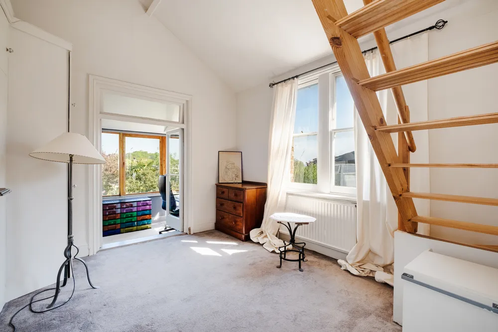 Onslow Gardens, London, N10