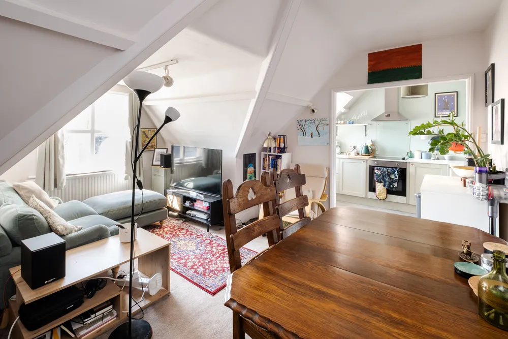 Onslow Gardens, London, N10