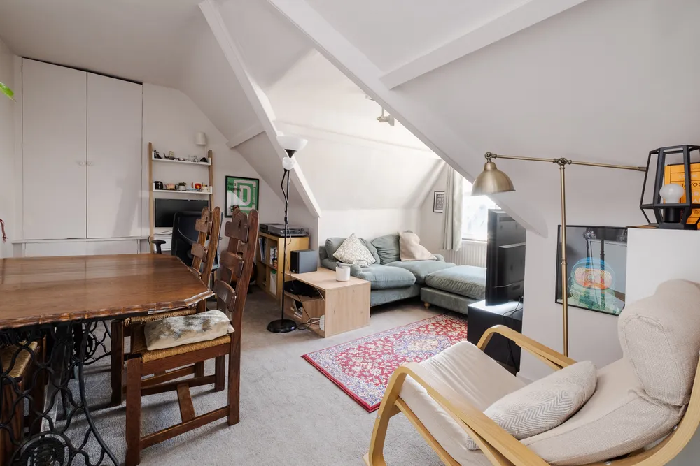 Onslow Gardens, London, N10