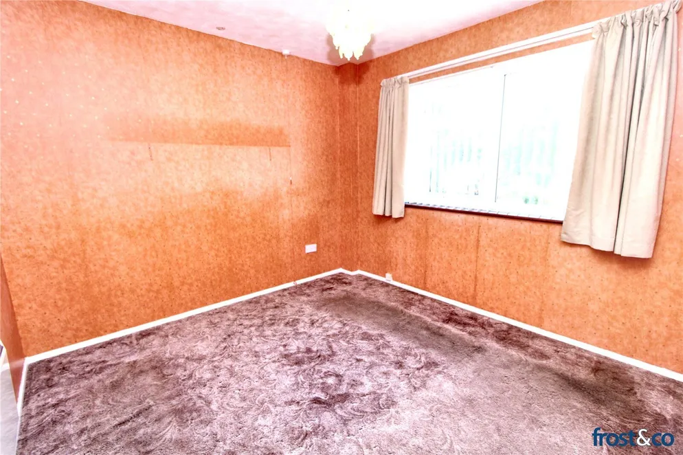 Property carousel item 4