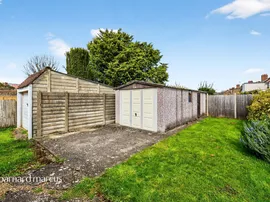 Pams Way, Epsom thumb 2