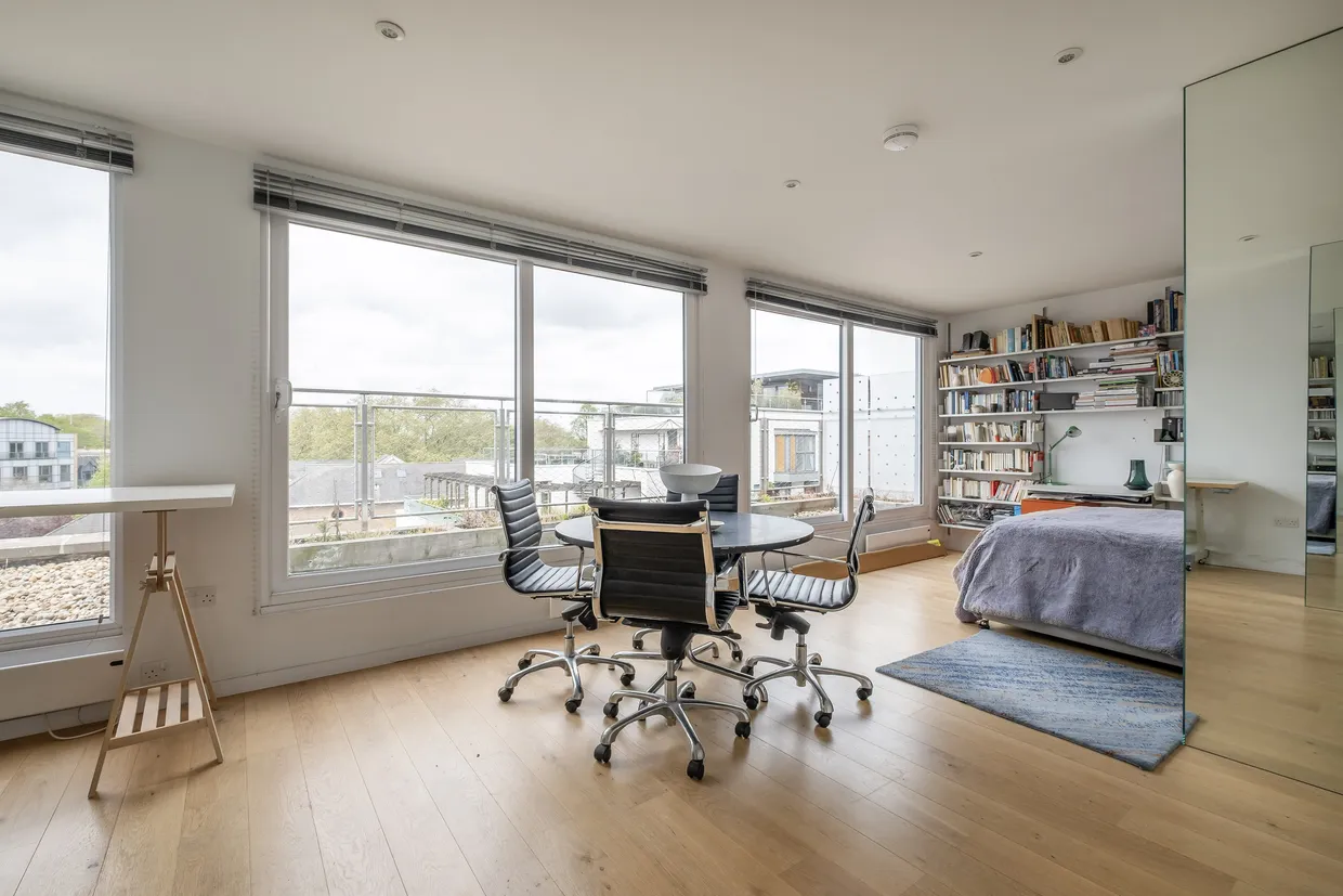 Point Pleasant, London, SW18 photo 9