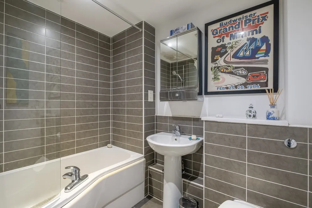 Point Pleasant, London, SW18 photo 14