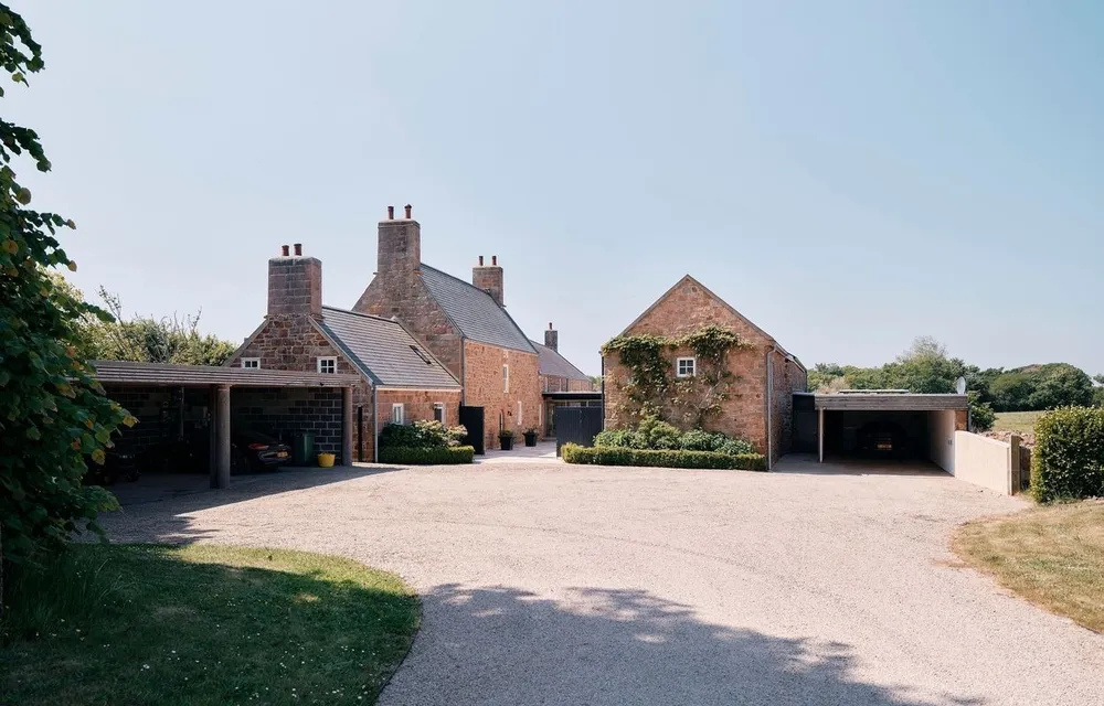 Holmbury