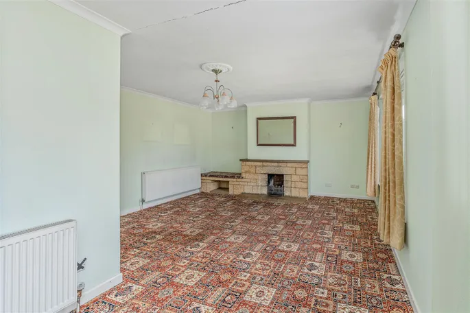 Property carousel image 3