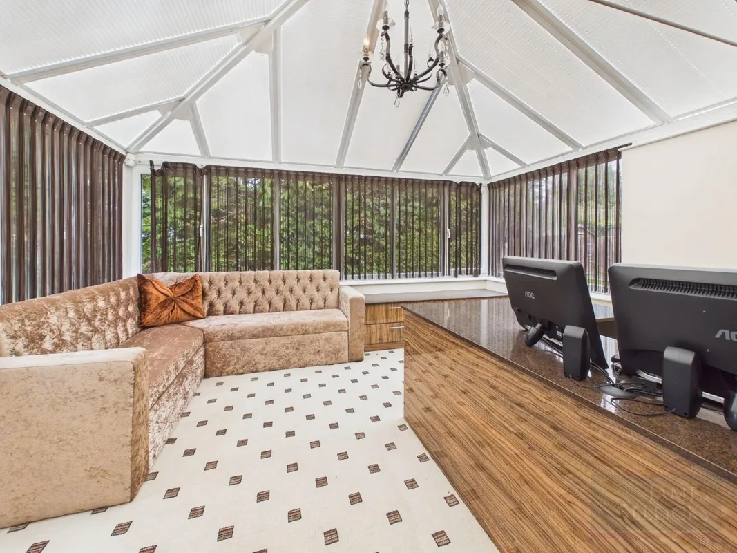 Manor Road, Oadby, Leicestershire