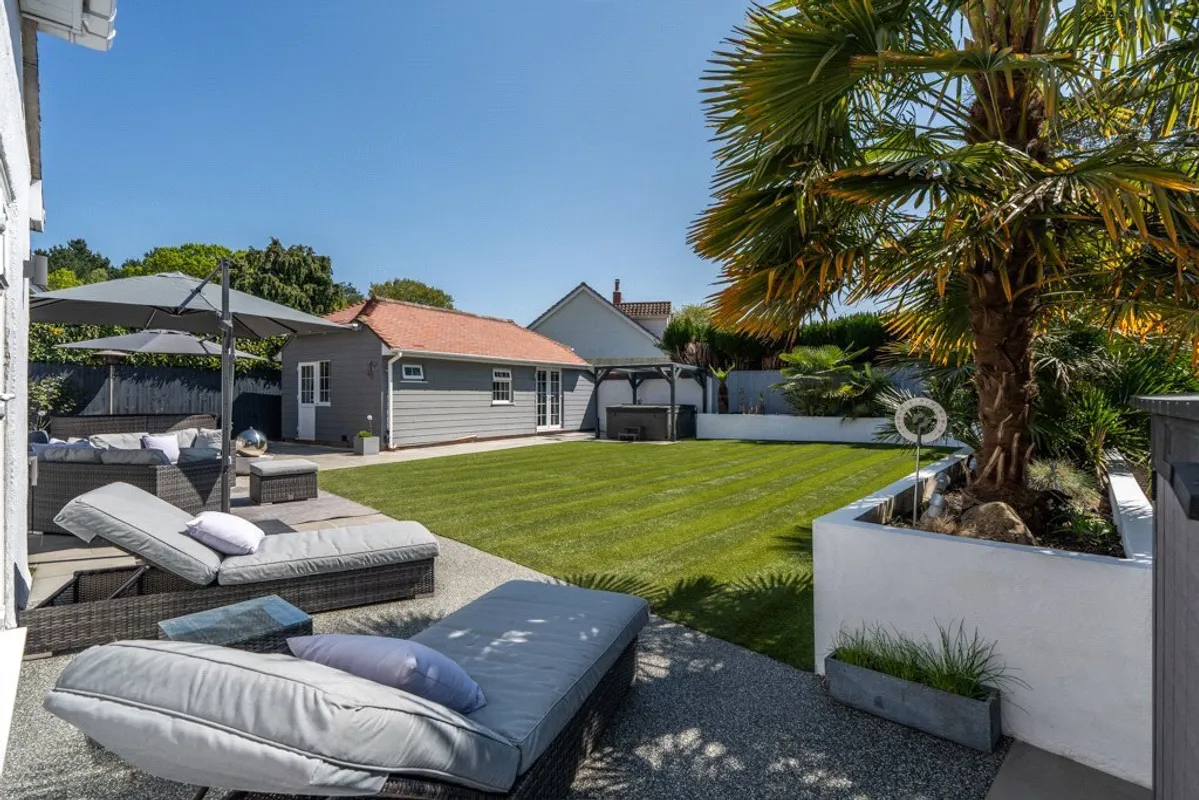 Glenwood Road, West Moors, Ferndown, Dorset, BH22