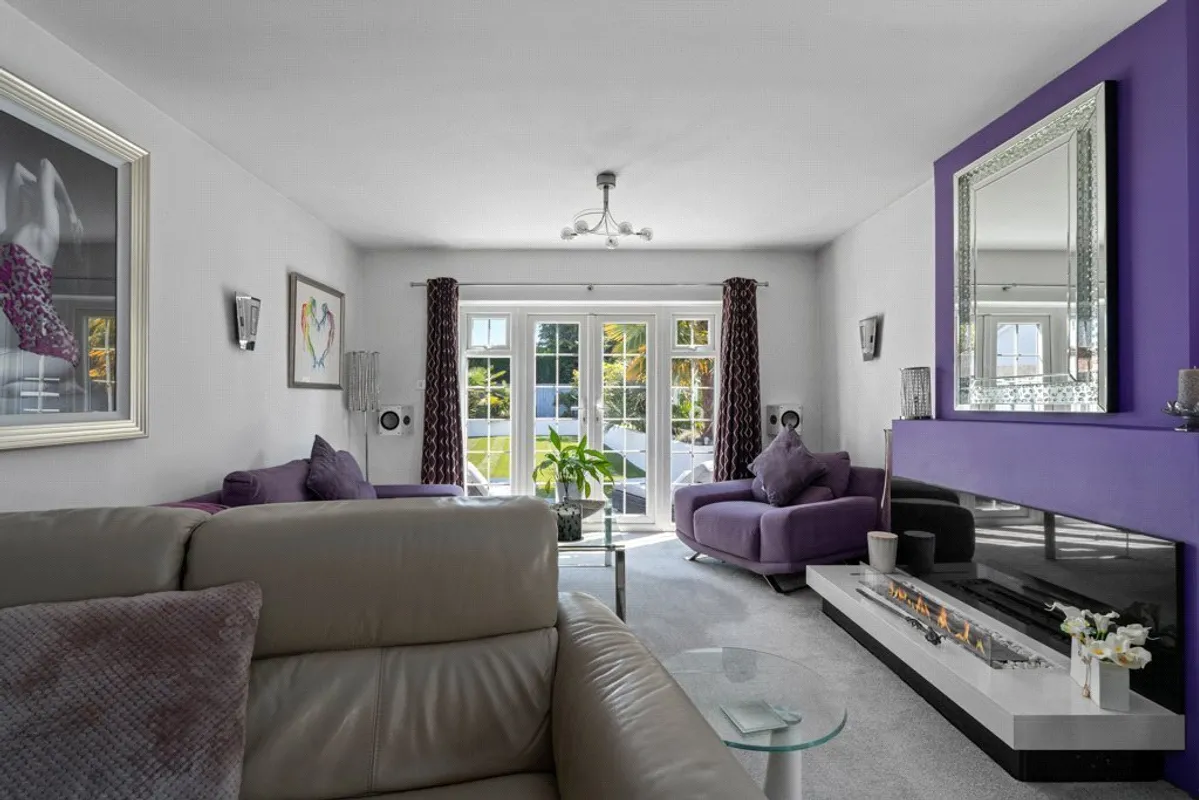 Glenwood Road, West Moors, Ferndown, Dorset, BH22