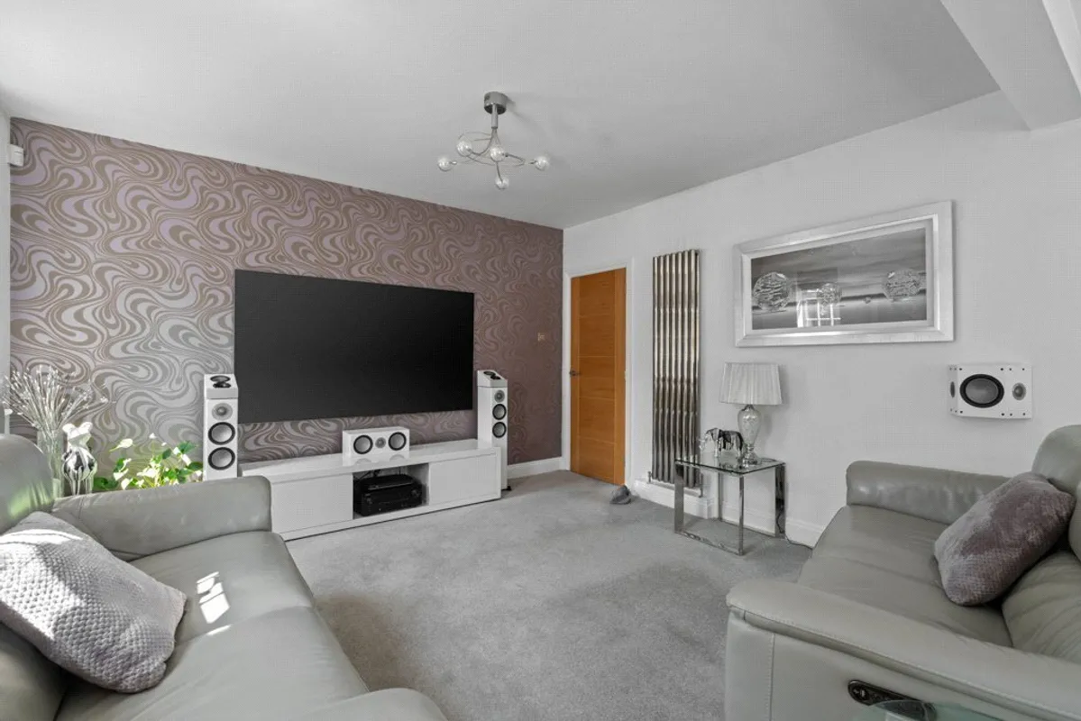 Glenwood Road, West Moors, Ferndown, Dorset, BH22