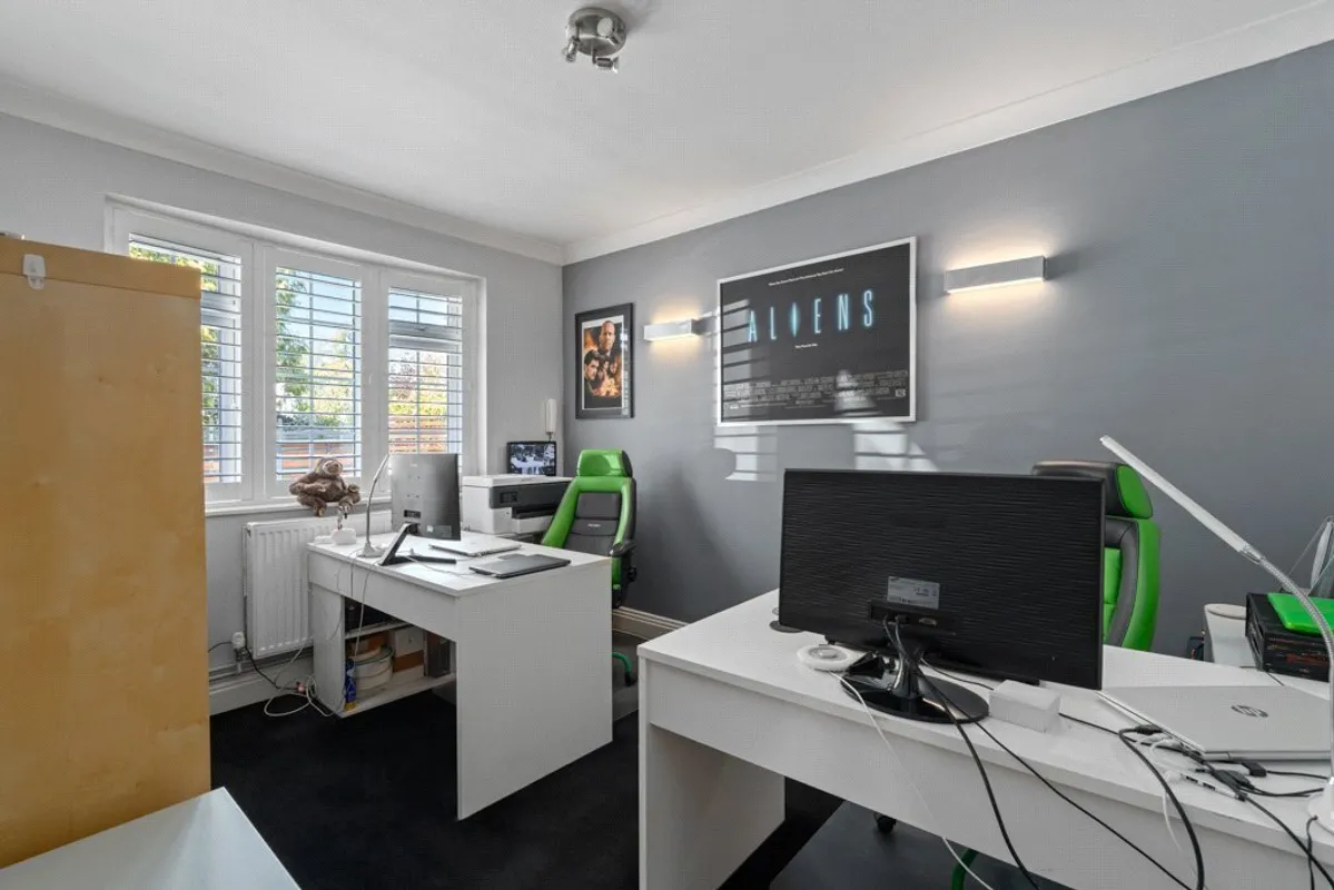 Glenwood Road, West Moors, Ferndown, Dorset, BH22