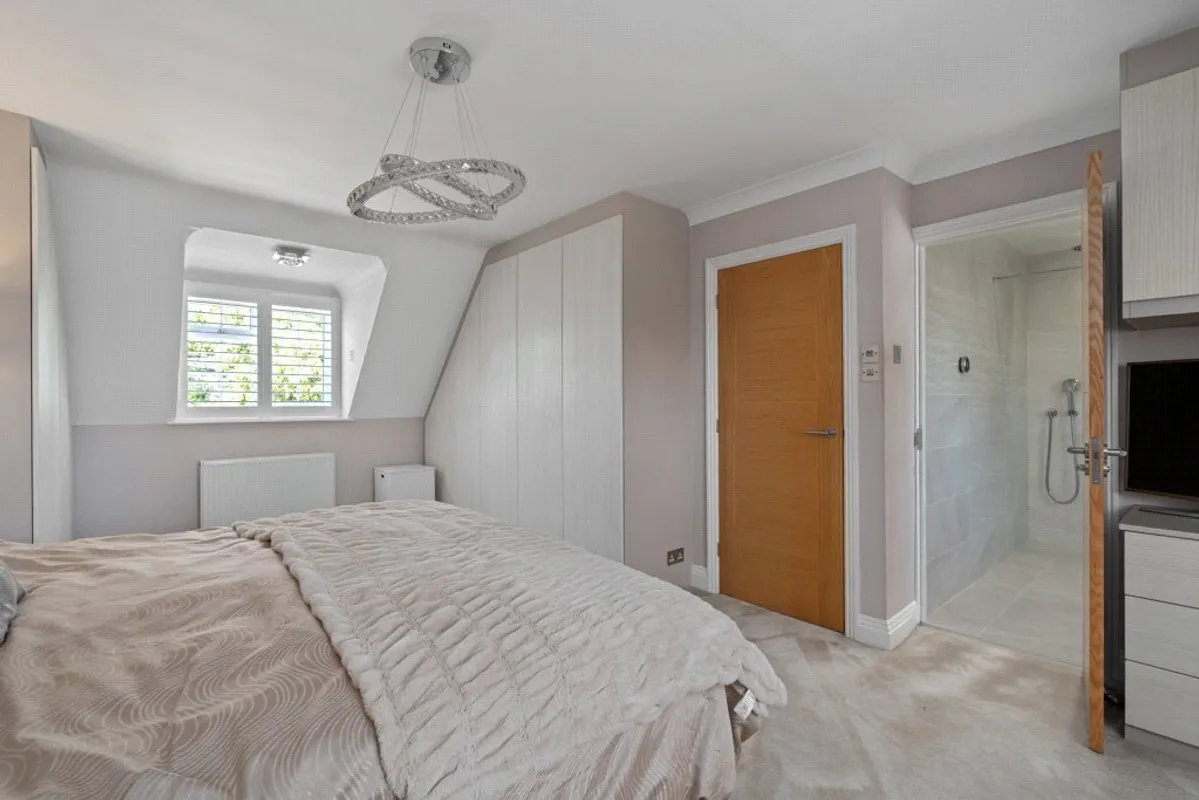 Glenwood Road, West Moors, Ferndown, Dorset, BH22