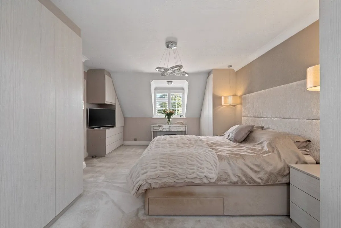 Glenwood Road, West Moors, Ferndown, Dorset, BH22