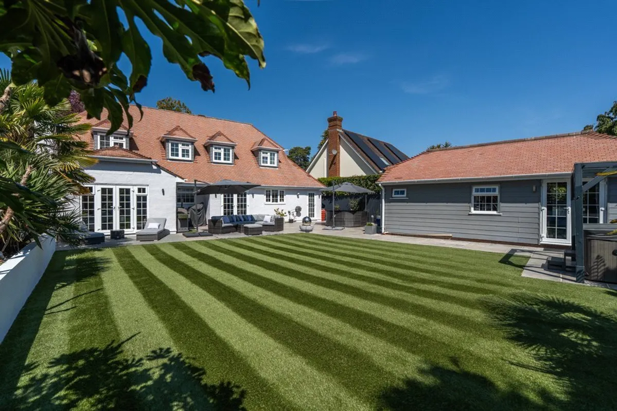 Glenwood Road, West Moors, Ferndown, Dorset, BH22