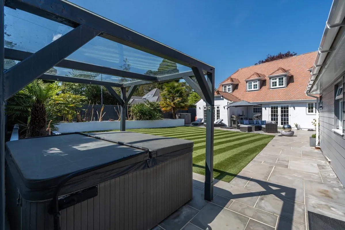 Glenwood Road, West Moors, Ferndown, Dorset, BH22