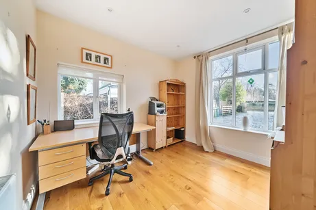 Church Road, Shepperton, TW17