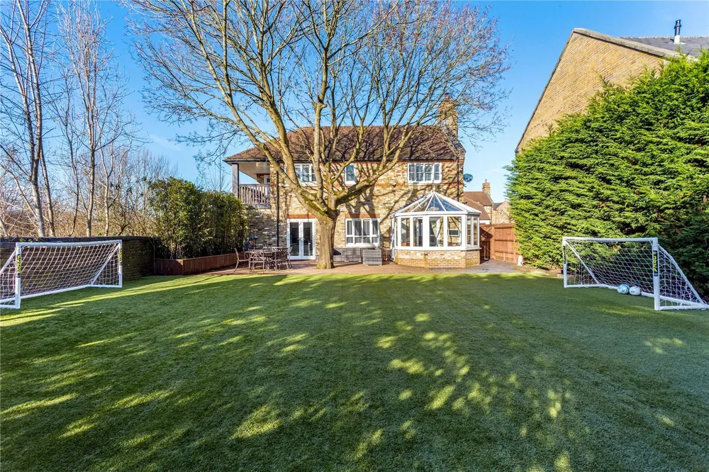 Gowrie Place, Caterham, CR3