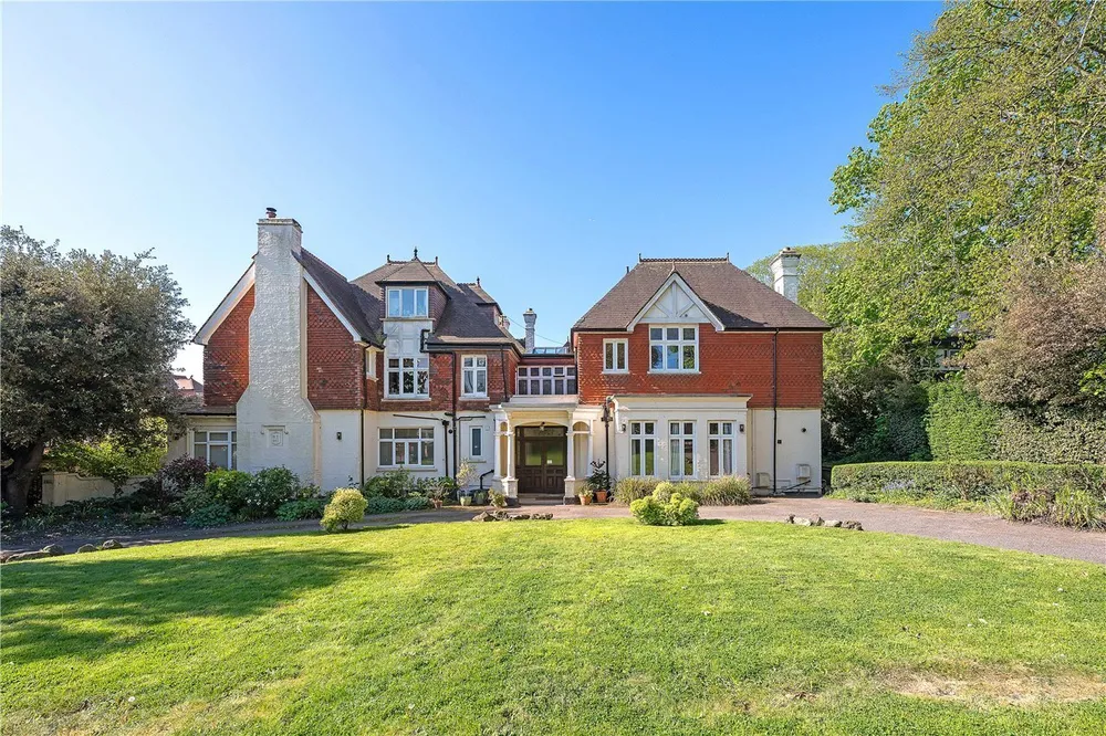 Palace Road, London, SW2