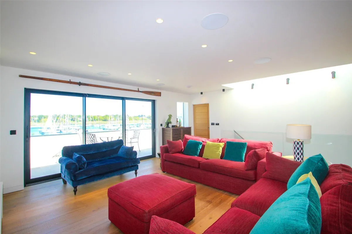 Crowsport, Hamble, Southampton, Hampshire, SO31