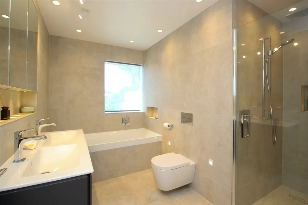 Crowsport, Hamble, Southampton, Hampshire, SO31