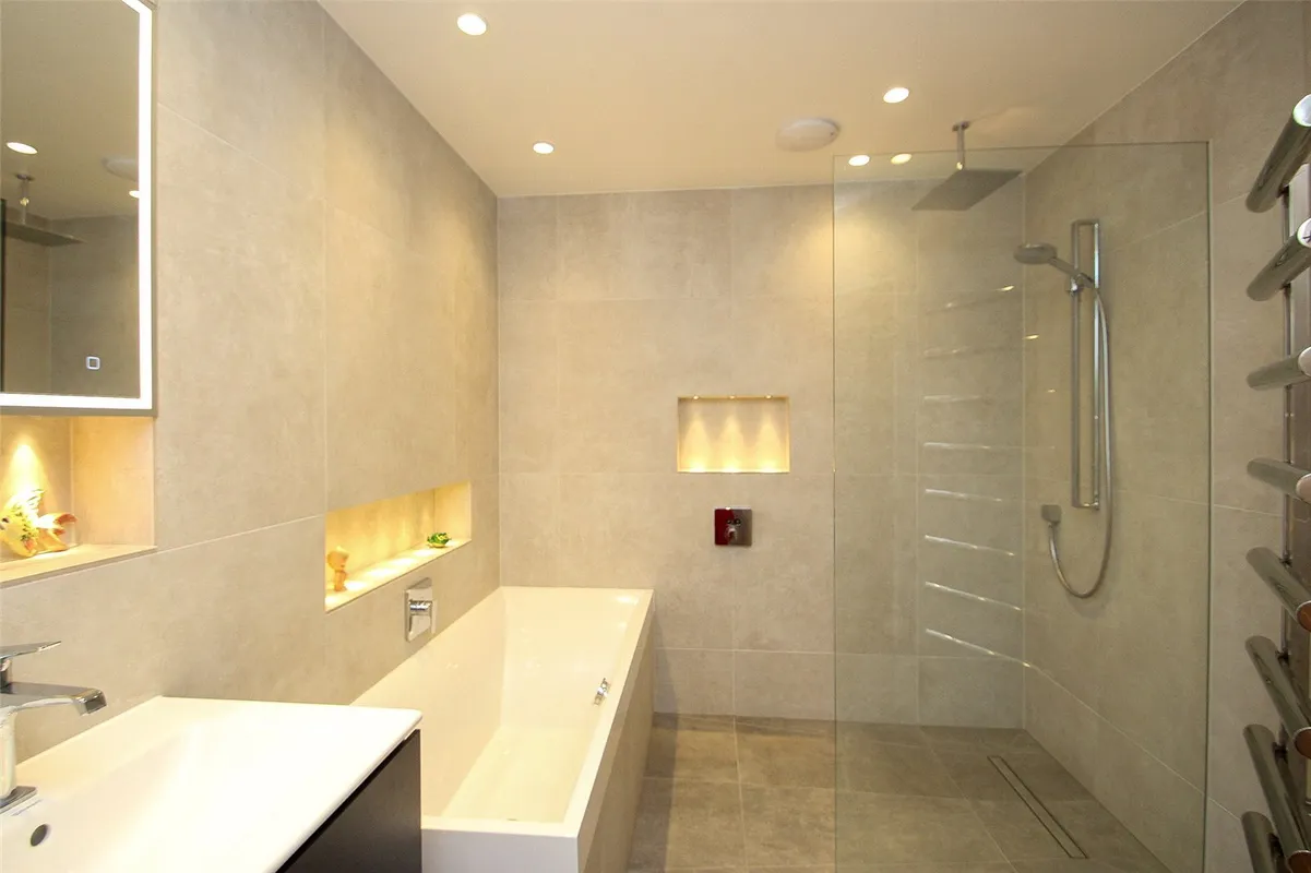 Crowsport, Hamble, Southampton, Hampshire, SO31