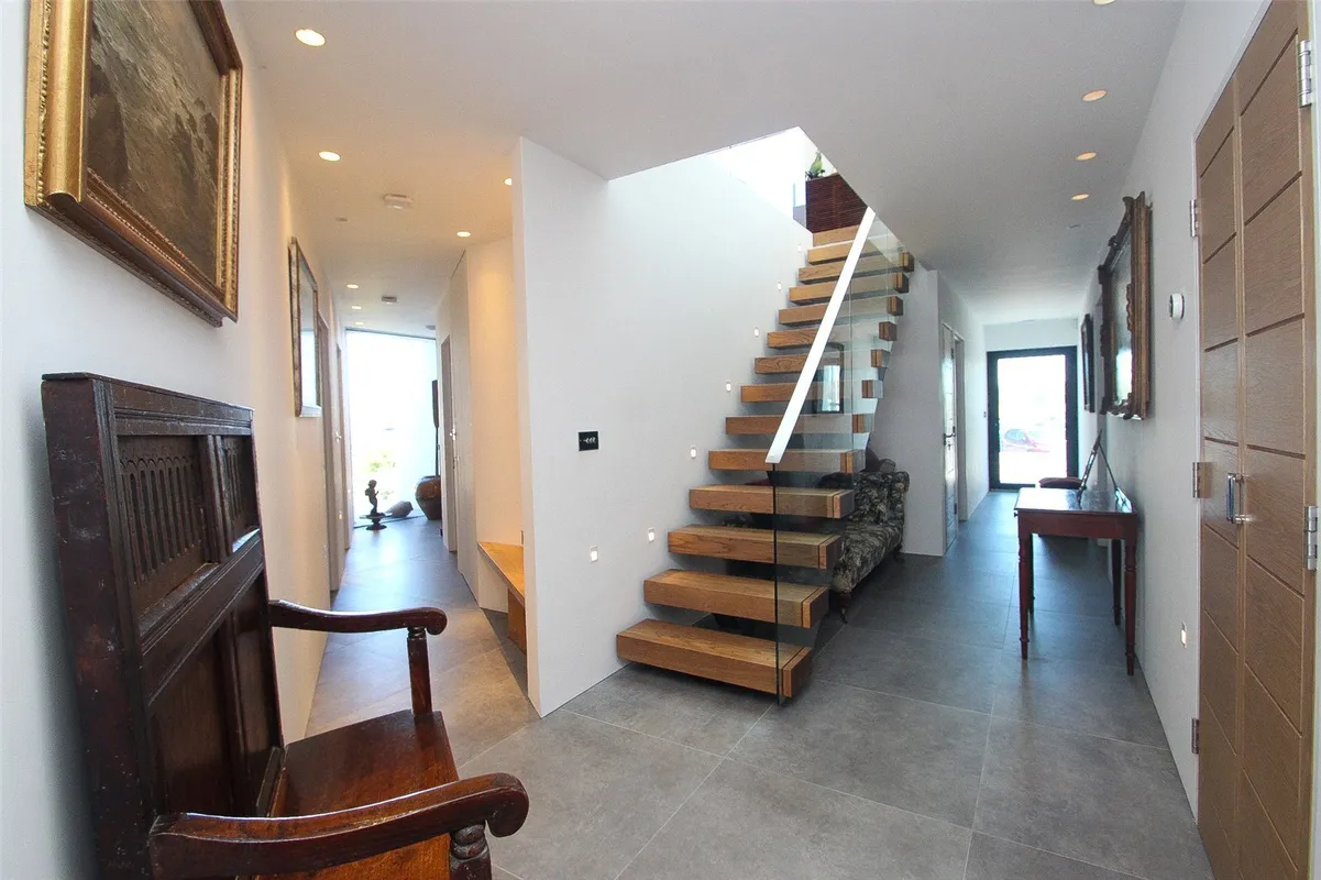 Crowsport, Hamble, Southampton, Hampshire, SO31