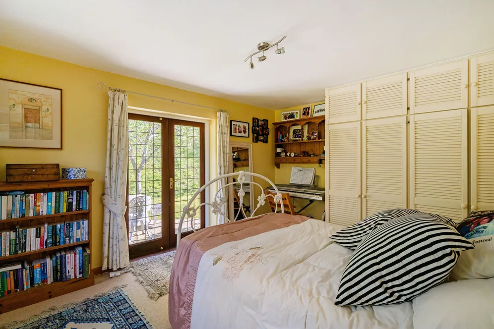Chase Lane, Haslemere, GU27 photo 15