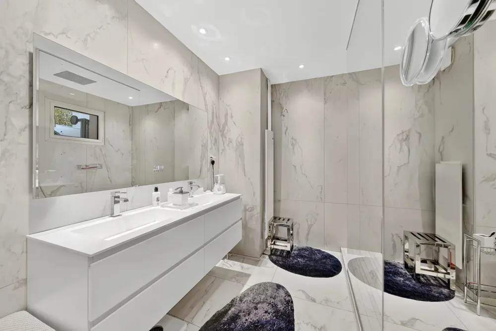 Neuilly-sur-Seine, 92200, France