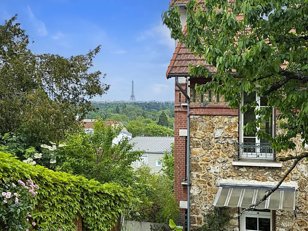 Suresnes, 92150, France