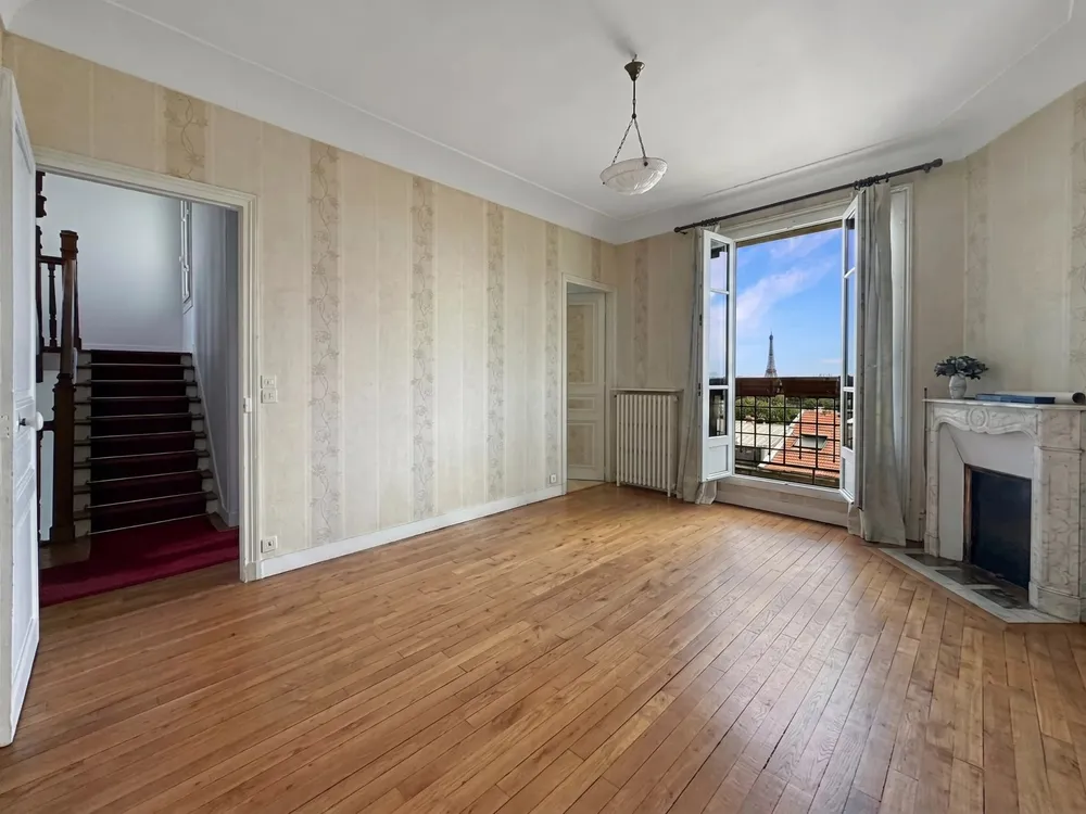 Suresnes, 92150, France