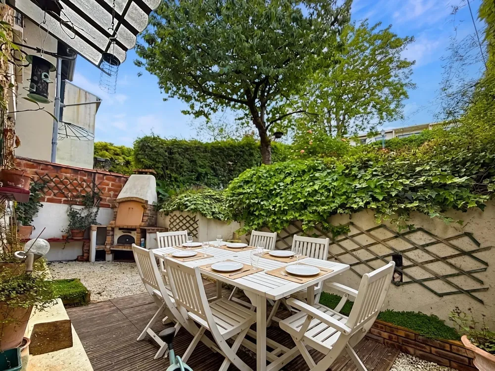 Suresnes, 92150, France