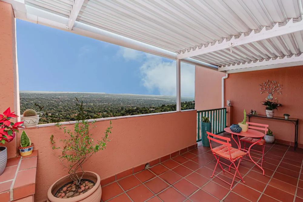 South Africa, Gauteng, Northcliff, Highcliff Way, 49