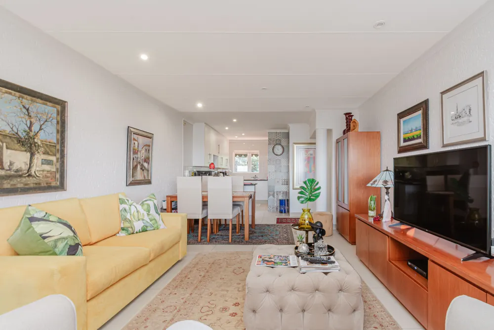 South Africa, Gauteng, Northcliff, Highcliff Way, 49