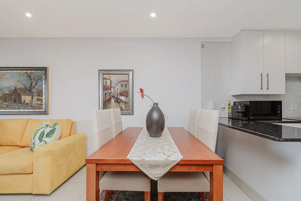 South Africa, Gauteng, Northcliff, Highcliff Way, 49