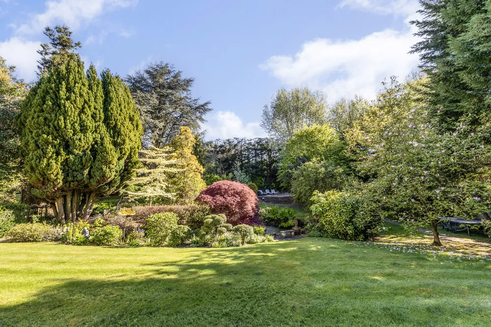 Spring Lake, Stanmore, HA7