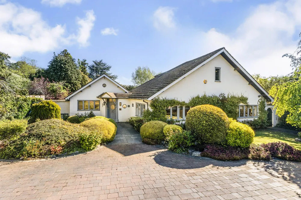 Spring Lake, Stanmore, HA7