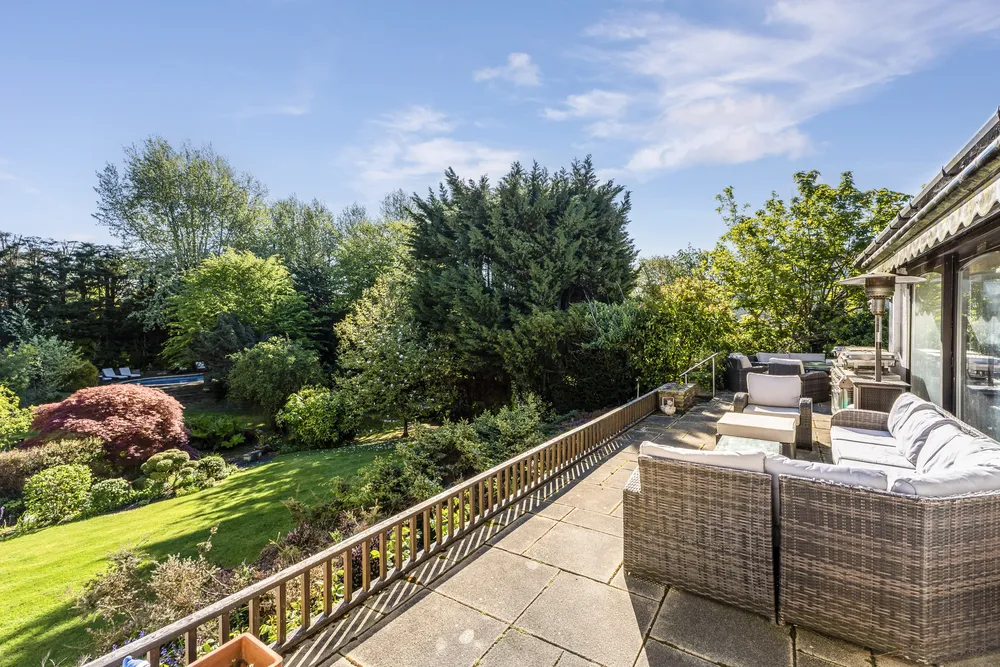 Spring Lake, Stanmore, HA7