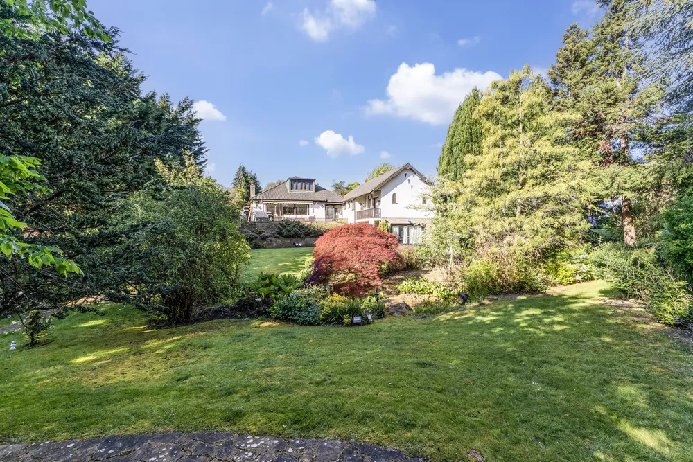 Spring Lake, Stanmore, HA7