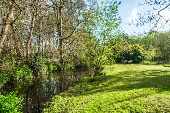 Lindford Road, Lindford, GU35