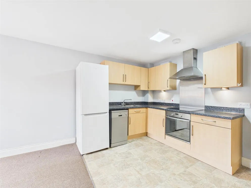 Property carousel item 4