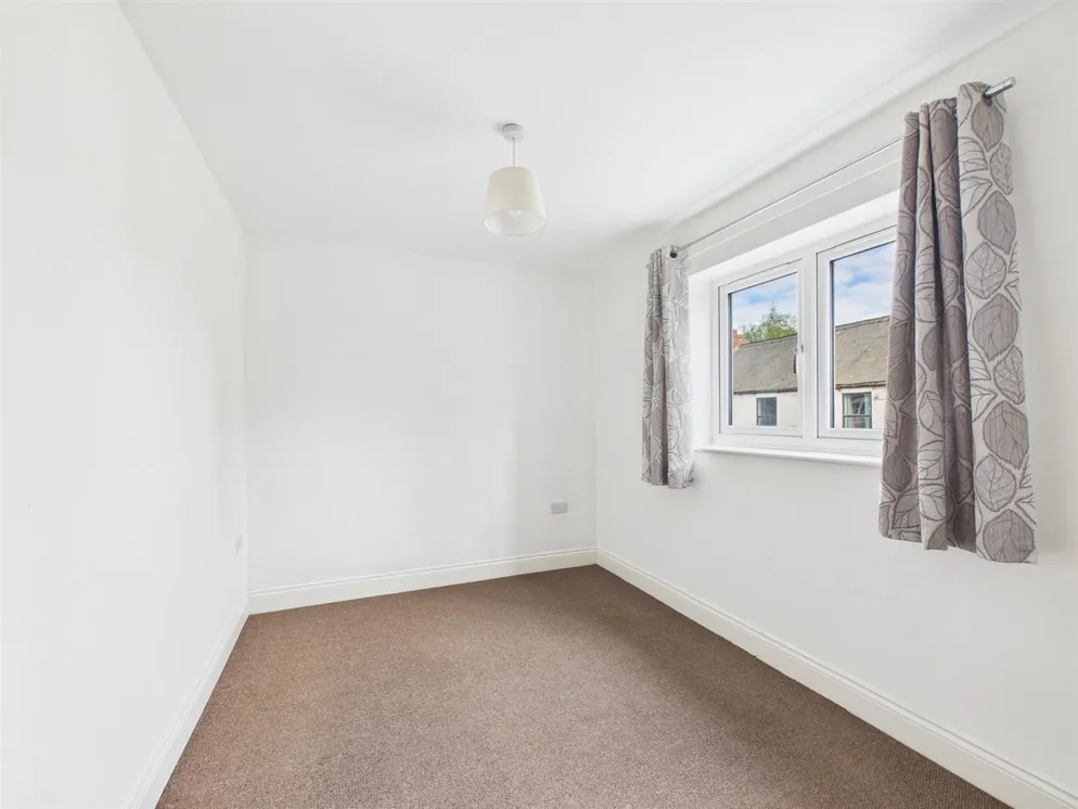 Property carousel item 5