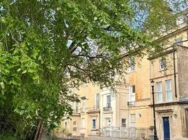 Queens Parade, Bath thumb 2