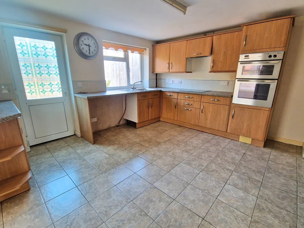 POPLAR CRESCENT, PORTHCAWL, CF36 5LF