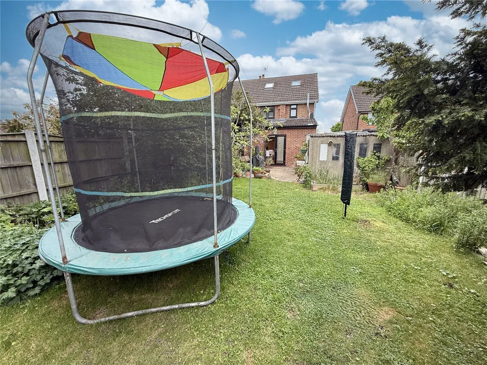 Property carousel item 4