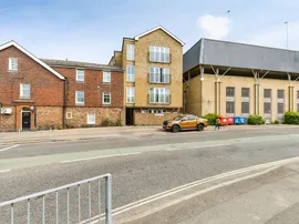 Station Way, Crawley thumb 3