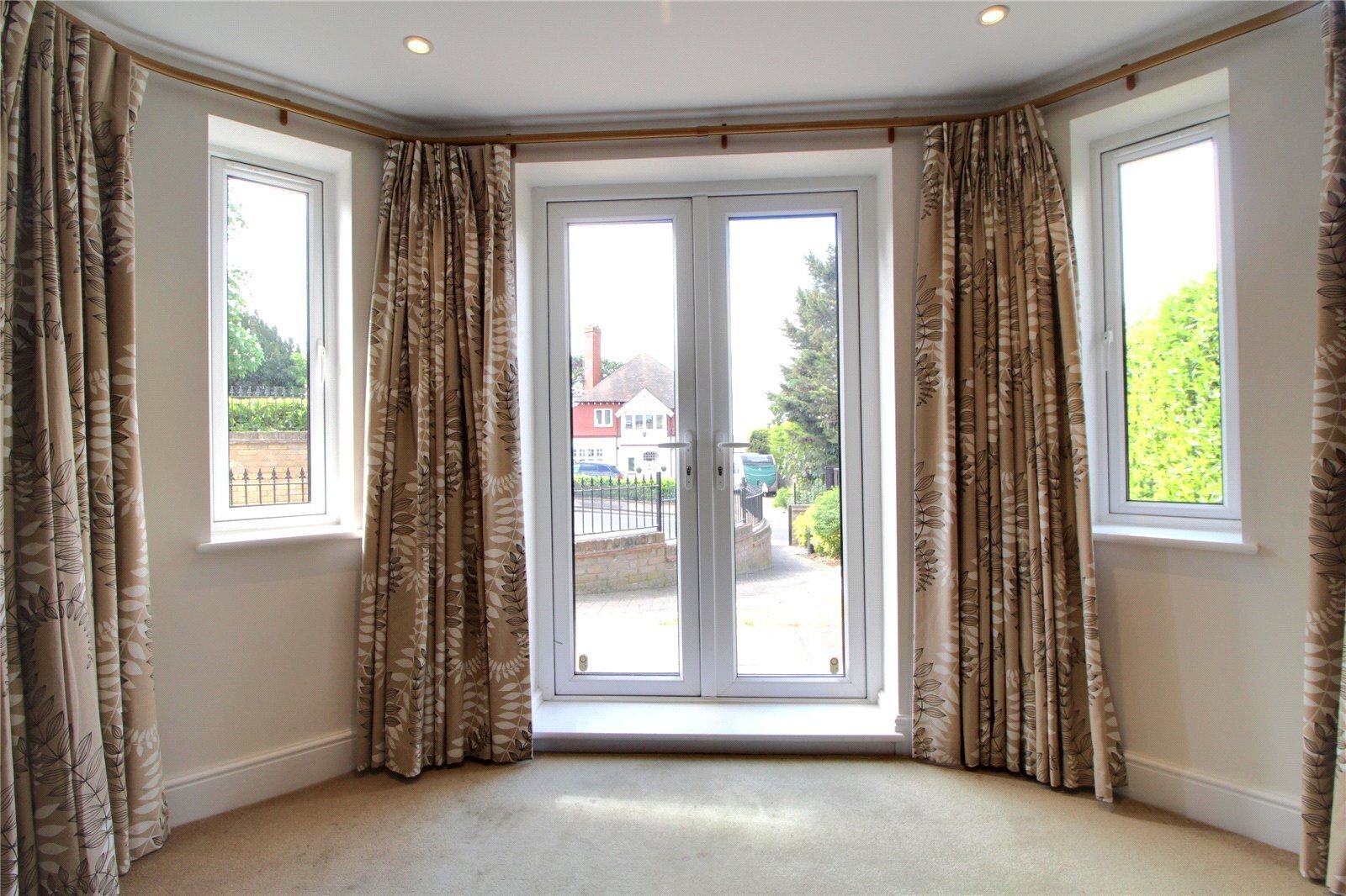 Slades Hill, Enfield, Middlesex, EN2 Image 5