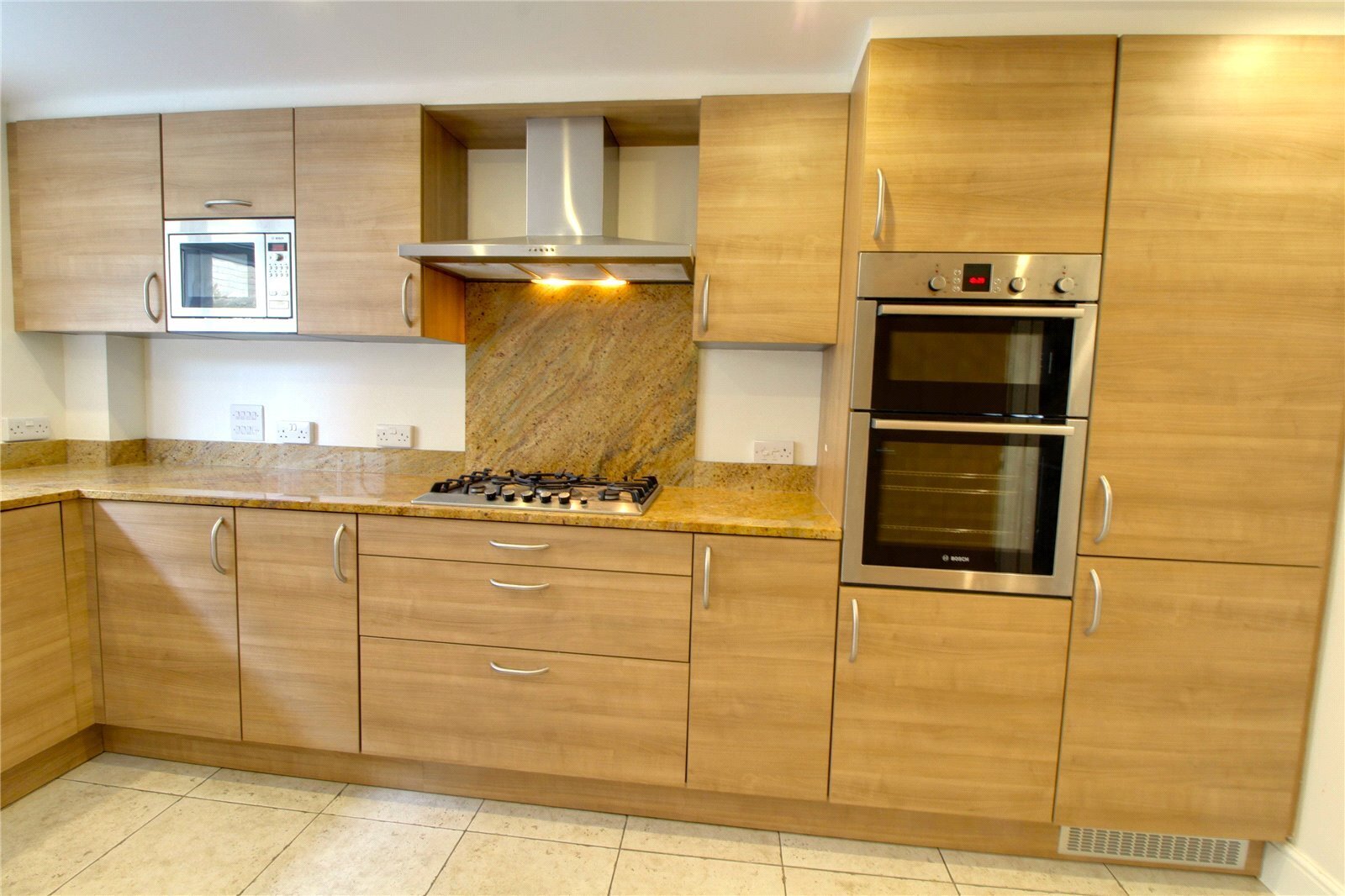 Slades Hill, Enfield, Middlesex, EN2 Image 6