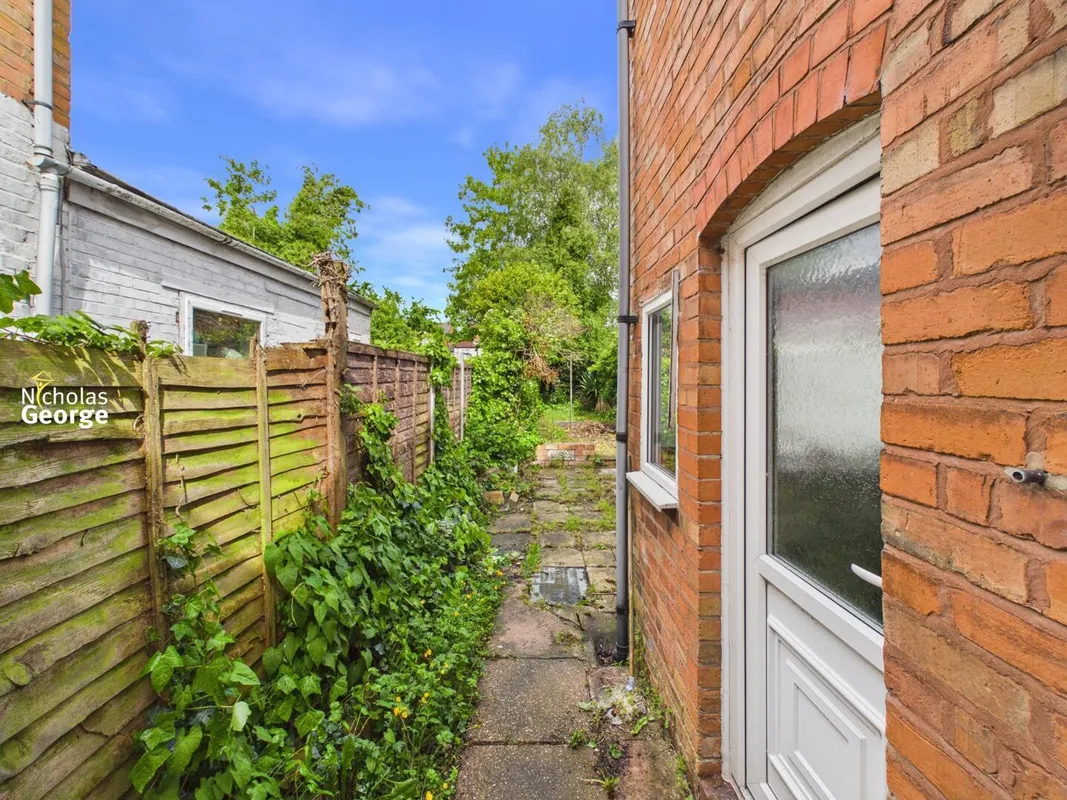 Passey Road, Birmingham, B13 9NR