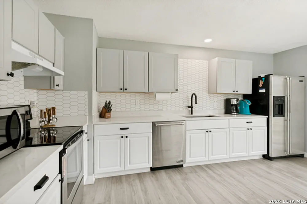 6703 Country Breeze, San Antonio, TX 78240