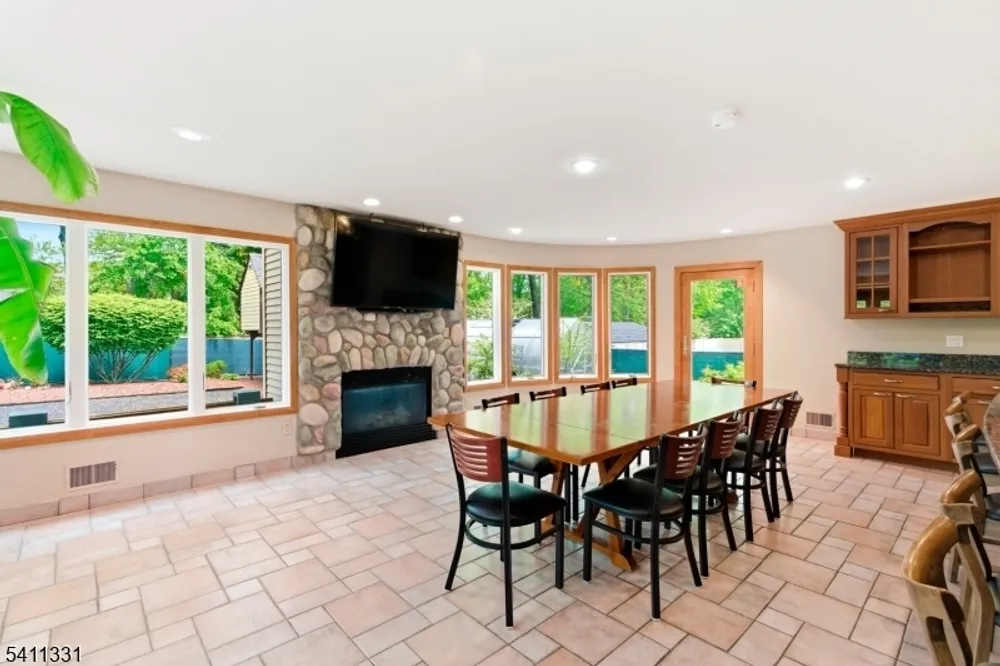 328 Hillside Ave, Essex, Livingston Township, NJ 07039