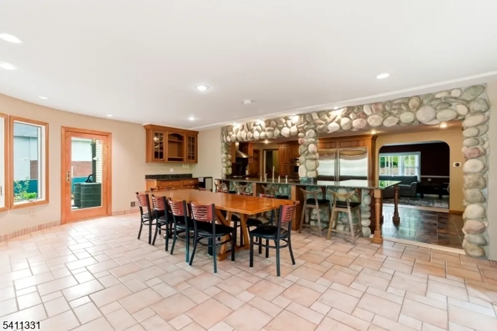 328 Hillside Ave, Essex, Livingston Township, NJ 07039